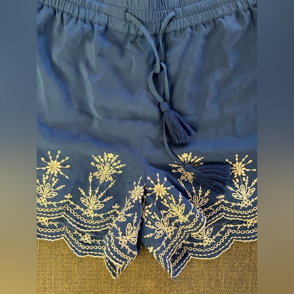 NWT loft royal blue embroidered shorts with drawstring waist - Picture 3 of 8